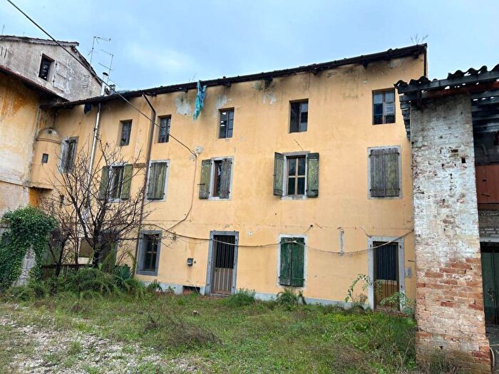 Casa con 6 locali in vendita in Via Ferraria, Chiasellis, Mortegliano