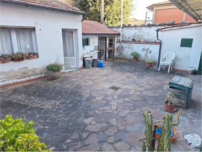 Casa con 6 locali in vendita in Piazza Giuseppe Giusti, Centro, Monsummano Terme