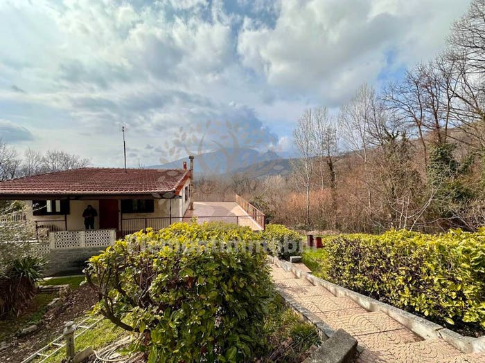 Casa con 6 locali in vendita in via Ruffini, Almese Rivera, Almese