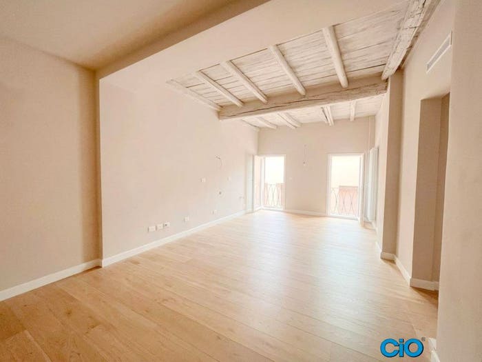 Appartamento trilocale in vendita in Via Orfeo, Santo Stefano, Bologna
