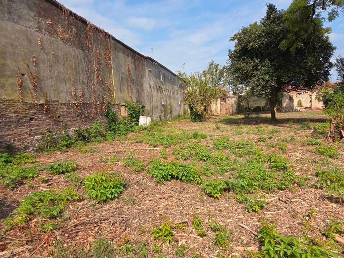 Casa con 6 locali in vendita in Via Enzo Dalai, Centro, Luzzara