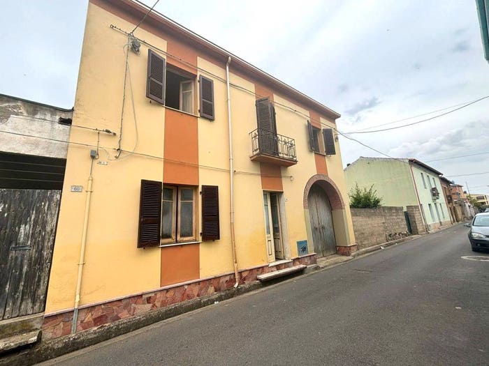 Casa con 6 locali in vendita in Via Vittorio Emanuele III, San Gavino Monreale