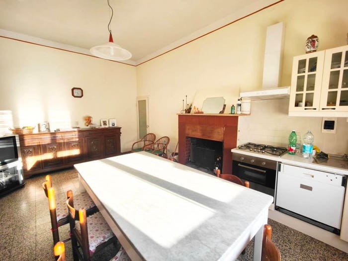 Appartamento con 5 locali in vendita in Via Leonardo da Vinci, Ambra, Bucine