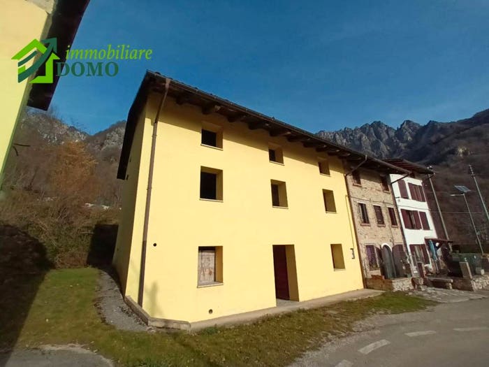 Casa con 6 locali in vendita in SAntonio Del Pasubio, Centro, Valli del Pasubio