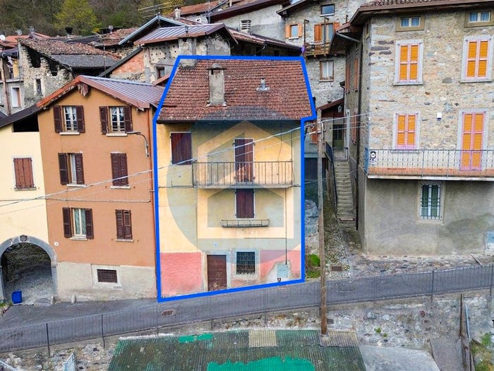 Casa quadrilocale in vendita in Via Ripa, Prestine, Bienno