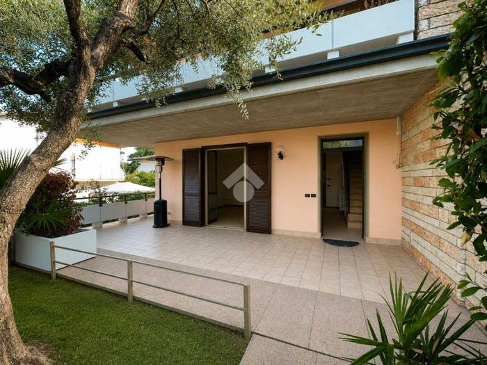 Casa bilocale in vendita in Viale Michelangelo, Desenzano Centro, Desenzano del Garda
