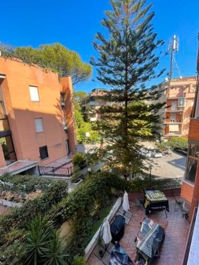 Appartamento trilocale in vendita in Via Pier Luigi Sagramoso, Camilluccia Farnesina, Roma