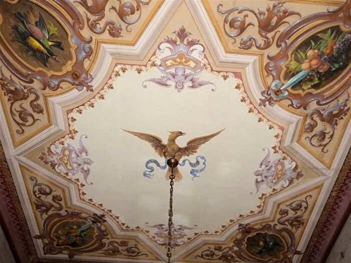 Casa con 7 locali in vendita in Viareggio