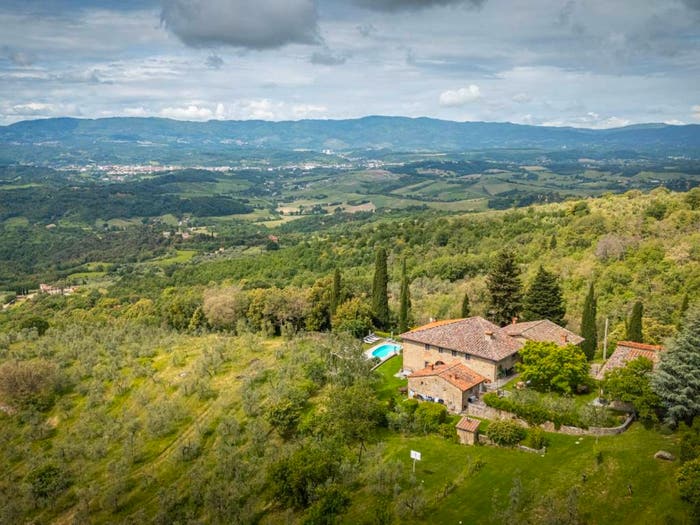 Casa con 6 locali in vendita in Via Raffaello Sanzio, Loro Ciuffenna