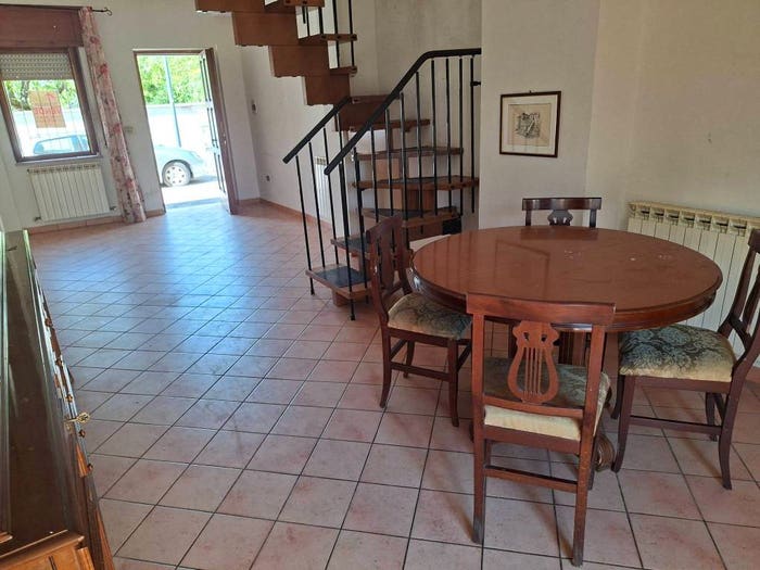 Casa trilocale in vendita in Via degli Alpini, Centro, Avezzano