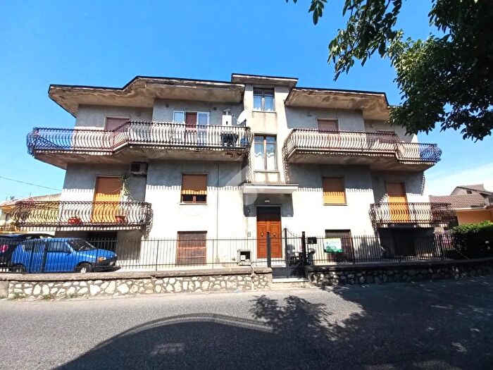 Appartamento trilocale in vendita in Via Padre De Marino Vittorio, San Felice A Cancello