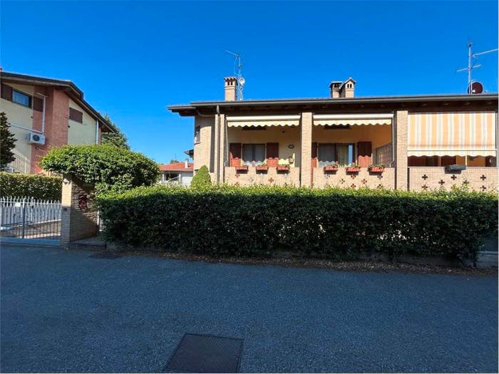 Casa con 6 locali in vendita in Grassobbio