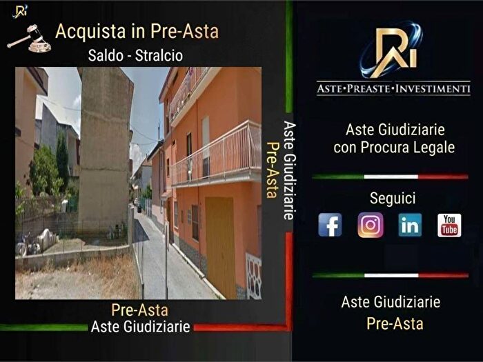 Appartamento con 5 locali in vendita in via G Ungaretti, Prato, San Pietro a Maida