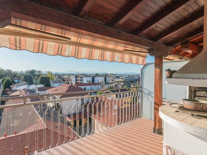 Appartamento trilocale in vendita in Via Oscar Zavaglia, Centro, Lainate