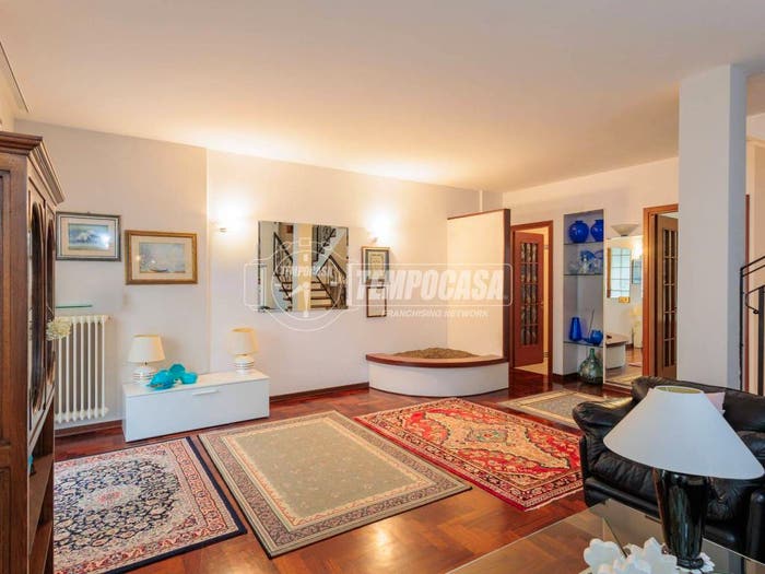 Casa con 6 locali in vendita in Via Valli, Centro, Collecchio