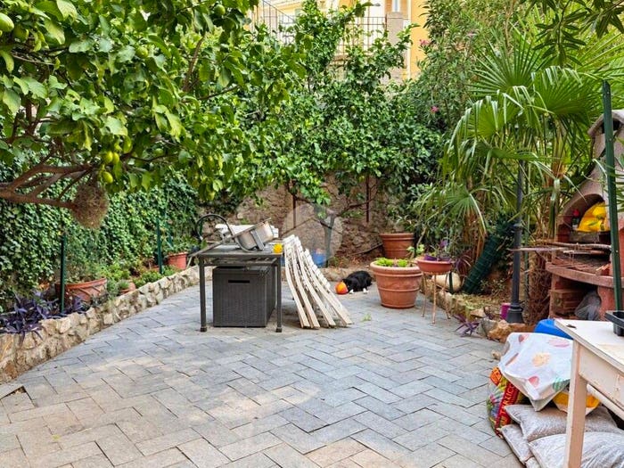 Appartamento con 6 locali in vendita in Corso Magenta, Castelletto, Genova