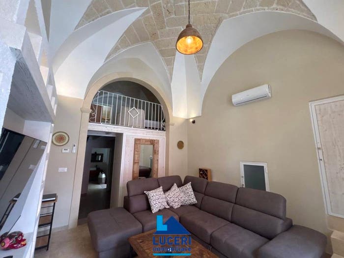 Casa bilocale in vendita in Via Achille Grandi, Aradeo