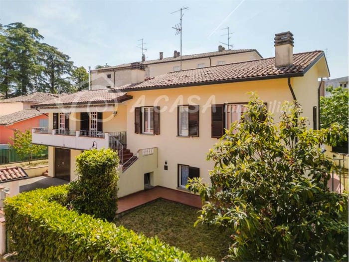Casa con 6 locali in vendita in VIA CERRETO, Centro, Felino