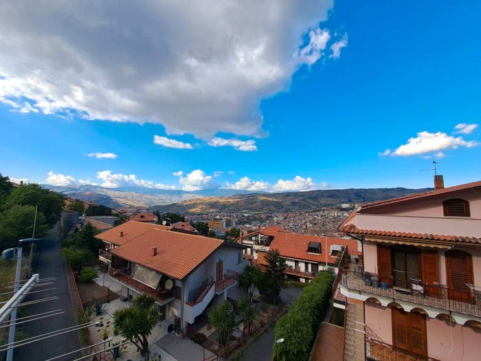 Appartamento trilocale in vendita in Via Emanuele Basile, Bronte