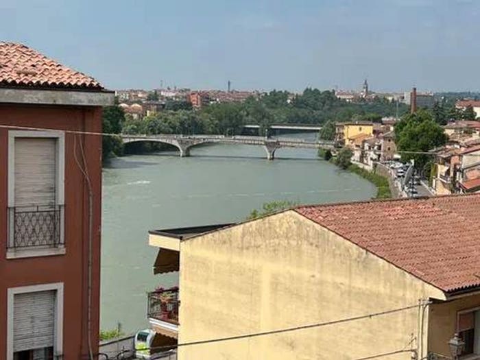 Casa con 6 locali in vendita in Via Guglielmo Marconi, Centro, Pescantina