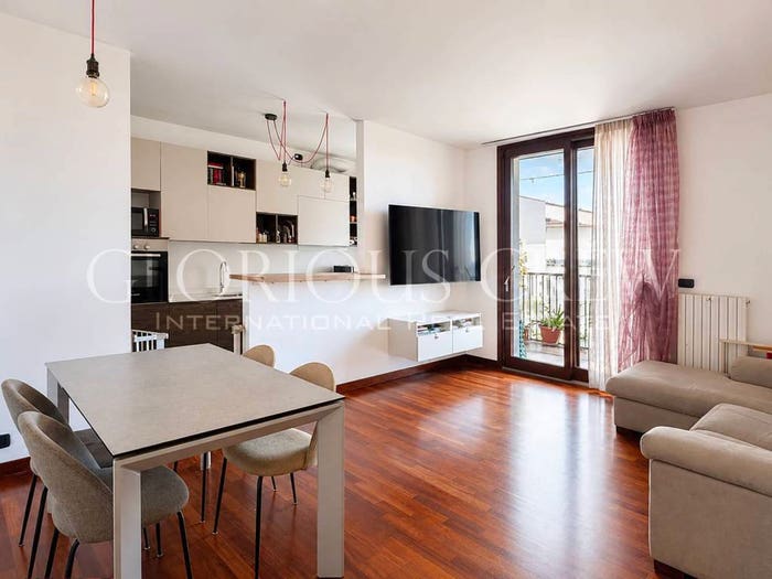 Appartamento trilocale in vendita in Via Marco D'agrate, Corvetto, Milano