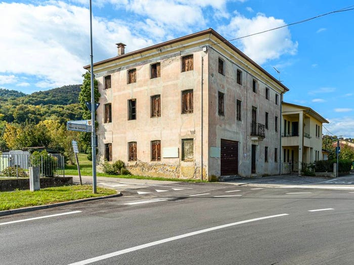 Casa con 6 locali in vendita in Centro, Malo