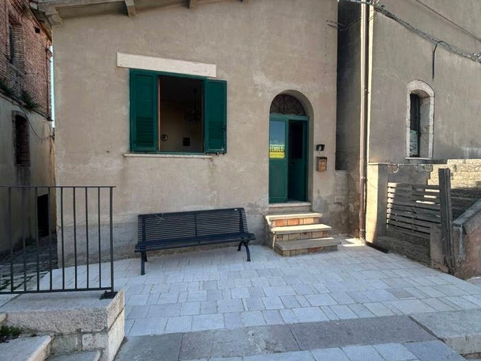 Casa quadrilocale in vendita in Piazza Umberto I, Montorio nei Frentani