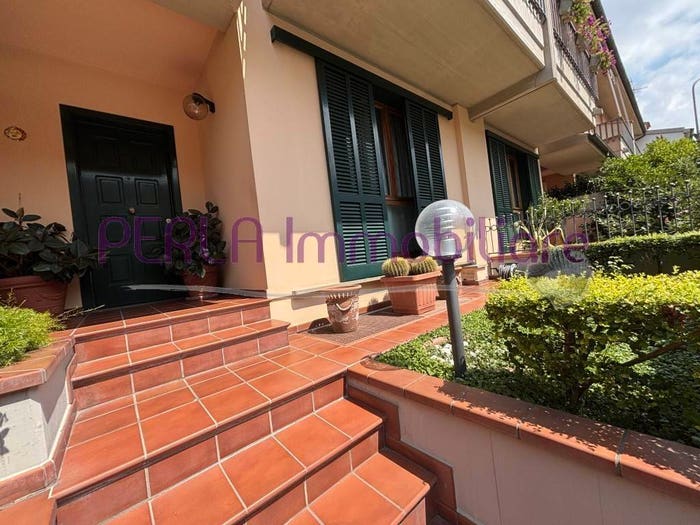 Casa con 6 locali in vendita in Centro, Follonica