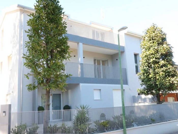 Casa con 5 locali in vendita in Viale Belfiore, Centro, Cervia