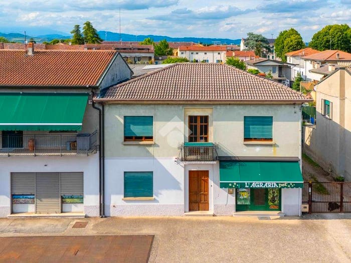 Casa con 6 locali in vendita in Via Garibaldi, Centro, Arcole