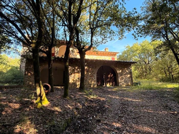 Casa con 6 locali in vendita in Via Piantasala, Murlo