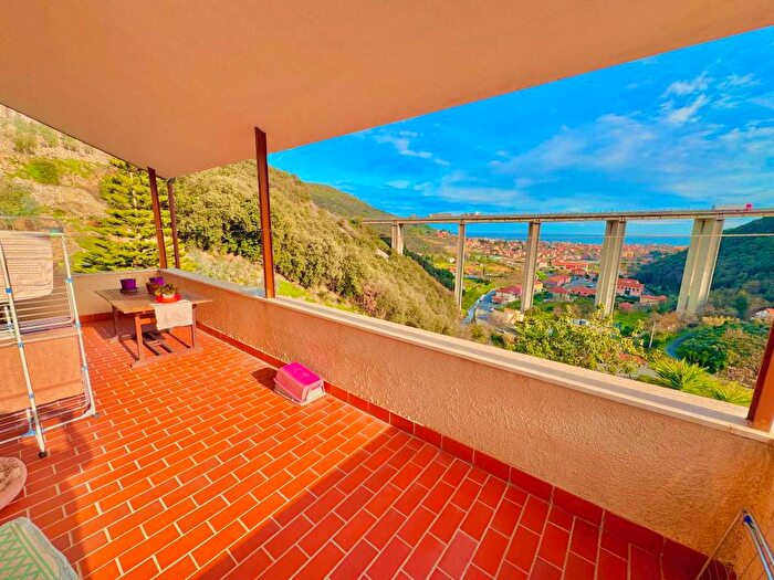 Casa con 6 locali in vendita in Via Fornace, Fornaci, Giustenice