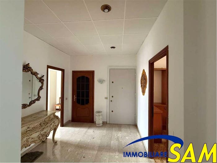 Appartamento trilocale in affitto in Barona, Milano