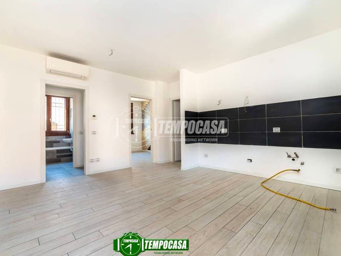 Appartamento bilocale in vendita in Via Don G Minzoni C, Burago di Molgora