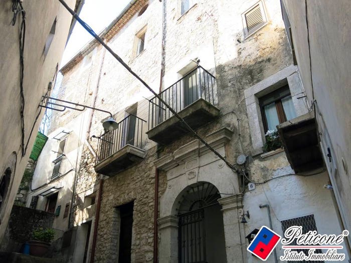 Appartamento quadrilocale in vendita in Piazza Cavour, Centro, Lenola