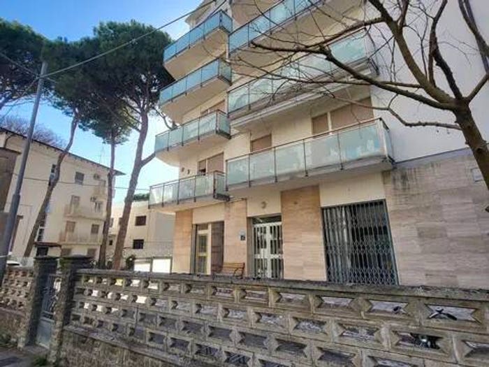 Appartamento trilocale in vendita in Viale Giacomo Leopardi, Lido degli Estensi, Comacchio