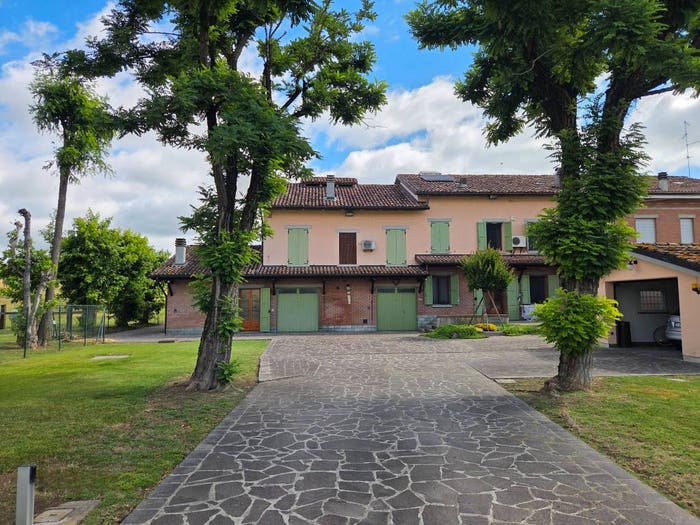 Casa con 6 locali in vendita in Via Luigi Gonzaga, Centro, Guastalla