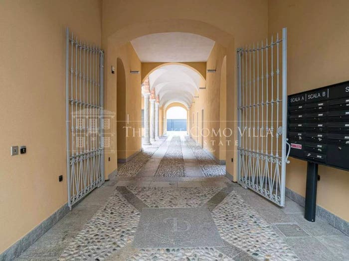 Appartamento trilocale in vendita in Via Armando Diaz, Centro Storico, Como