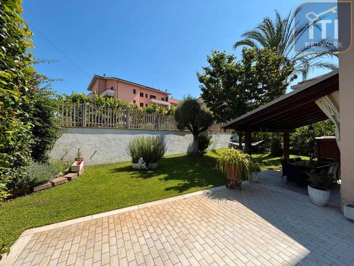 Appartamento quadrilocale in vendita in via ninfa, Campoleone Tre Colli, Aprilia
