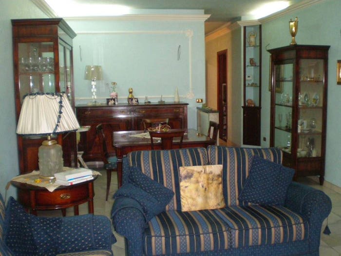 Appartamento trilocale in vendita in Via Vecchia di Grottaferrata, Semicentro, Marino