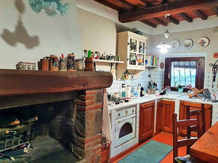 Casa con 5 locali in vendita in Serravalle Pistoiese