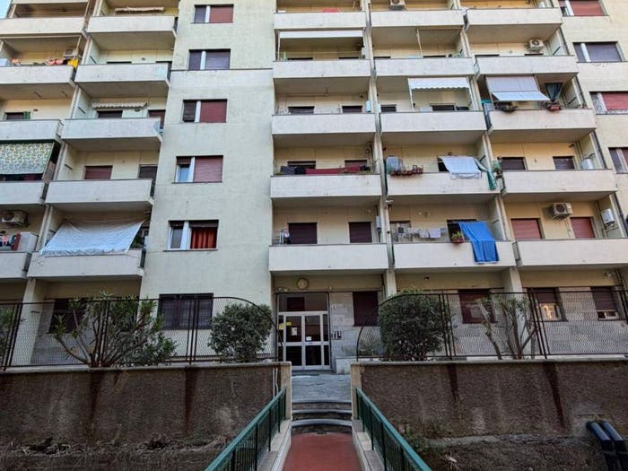 Appartamento con 5 locali in vendita in Via Tortona, Staglieno, Genova