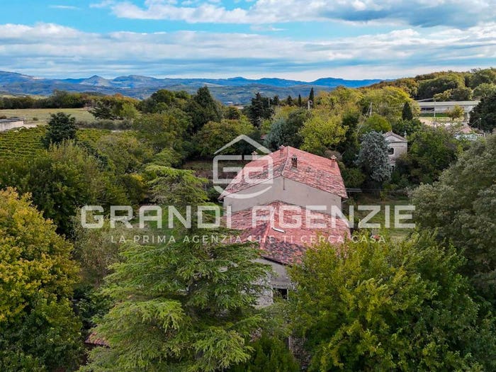 Casa con 6 locali in vendita in Via delle Rive, Montorio, Verona