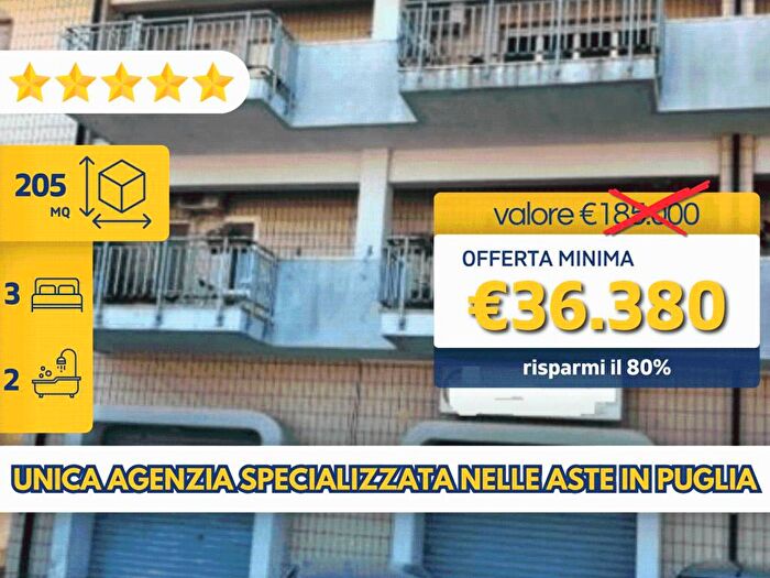 Appartamento con 6 locali in vendita in Via Cupa, Novoli