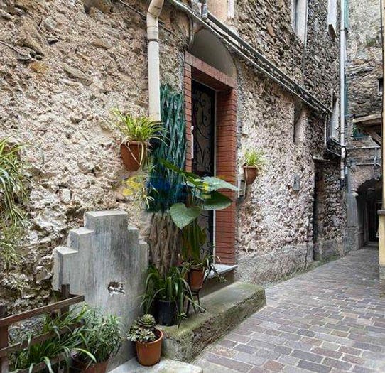 Appartamento trilocale in vendita in Via Dante Alighieri, San Biagio della Cima