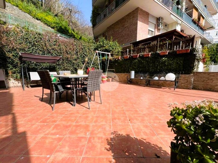 Appartamento trilocale in vendita in Via michelangelo da caravaggio, Fuorigrotta, Napoli