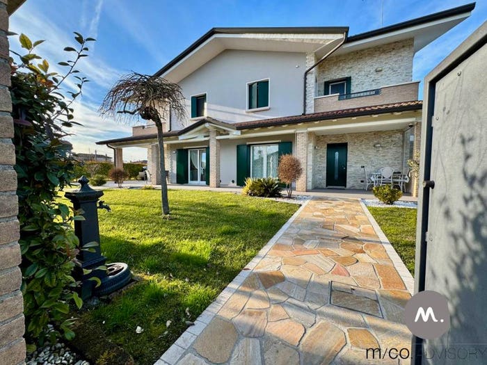Casa con 5 locali in vendita in Via Belluno, Noventa di Piave