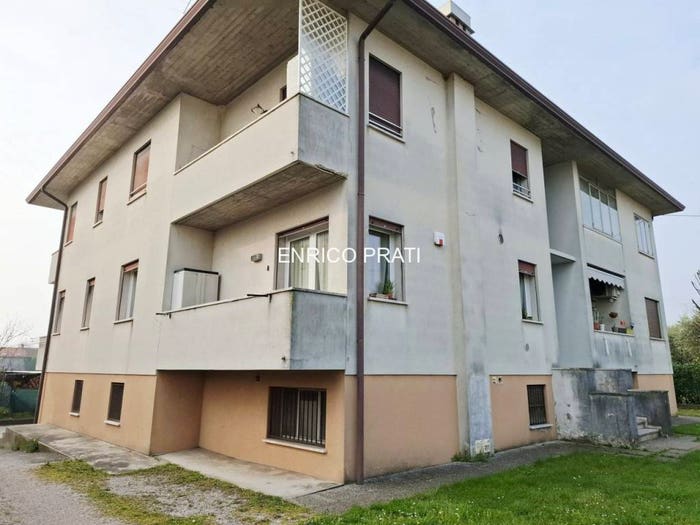Appartamento trilocale in vendita in Via Tre Ponti, Centro, Bassano del Grappa