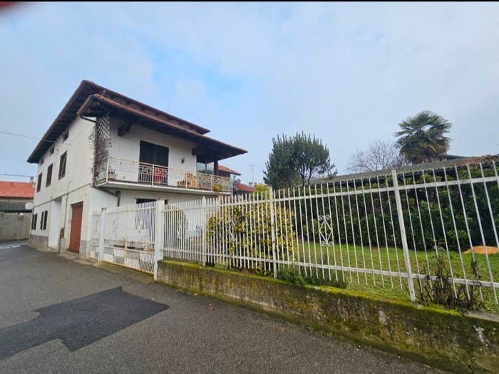 Casa con 6 locali in vendita in Sizzano