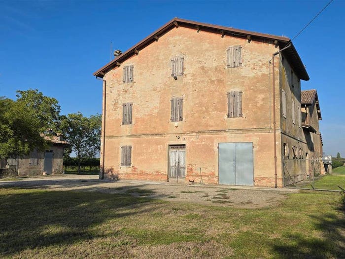 Casa con 6 locali in vendita in Stradello Zuccoli, Zona Industriale, Carpi